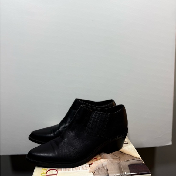 Steve Madden Size 8.5 Black Ankle Booties - Picture 2 of 14